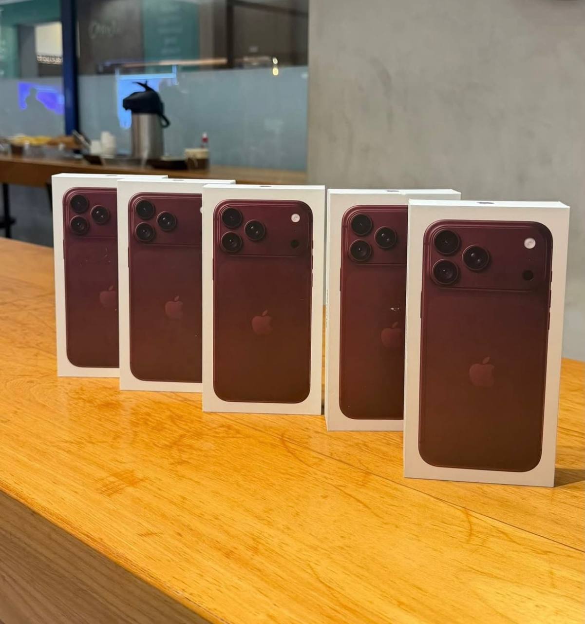 3 iPhones 18